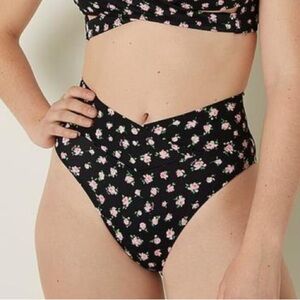 VS PINK V Crossover High-Waist Bikini Bottom Pure Black FLoral